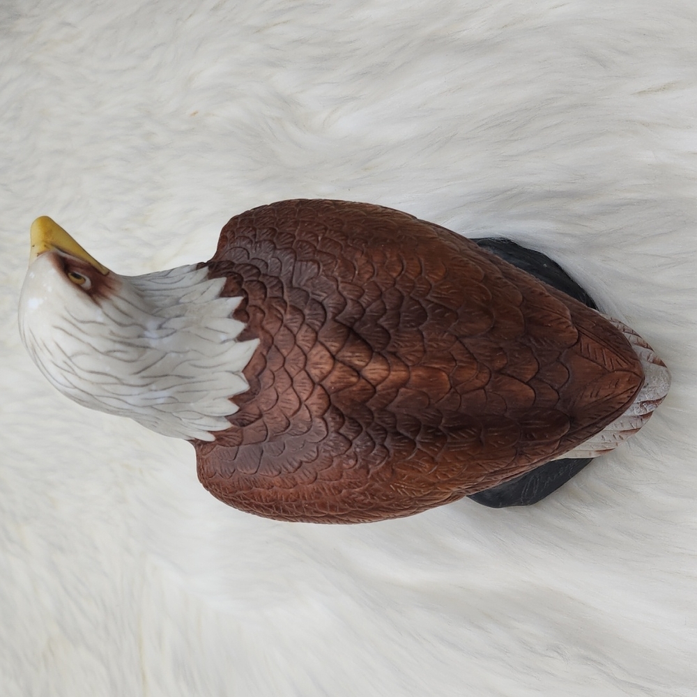 Avon 1982 Porcelain Bald Eagle Figurine Pride Of America Handcrafted For Avon - Picture 9 of 16